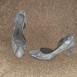 TSUBO-Fifee-D’Orsay Pump-Dark Grey Snake Pattern Leather-Sz 7.5-Near Mint